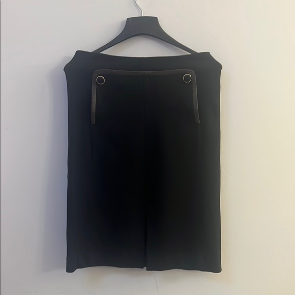 Tory Burch - Elegant Chic Black Skirt with Gold Accents size M - Picture 1 of 9